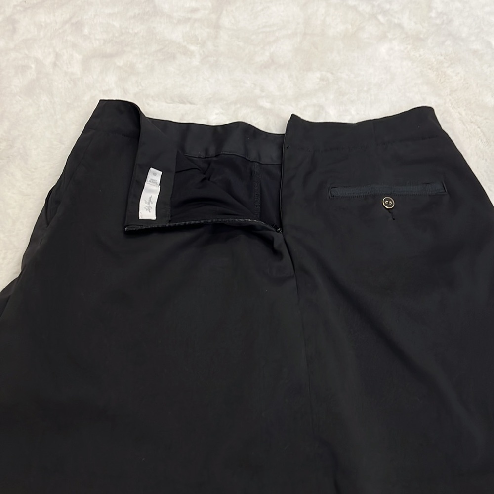 Lady Hagen Black size 6 skort, has pockets perfect for a round of golf - Picture 6 of 16